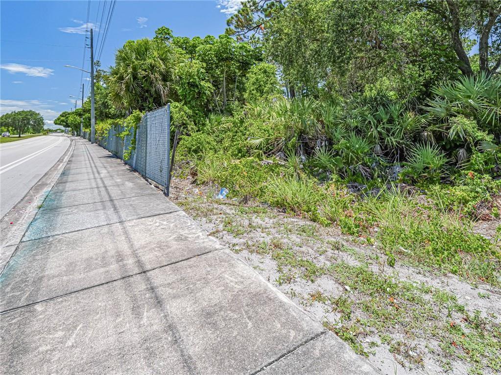 TB8401235 Property Photo 26