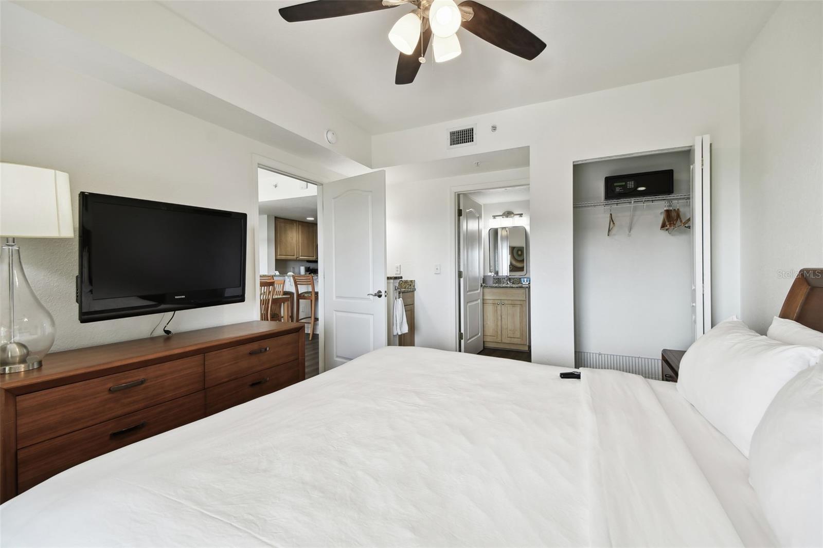 11605 Gulf Blvd #402 Property Photo 23