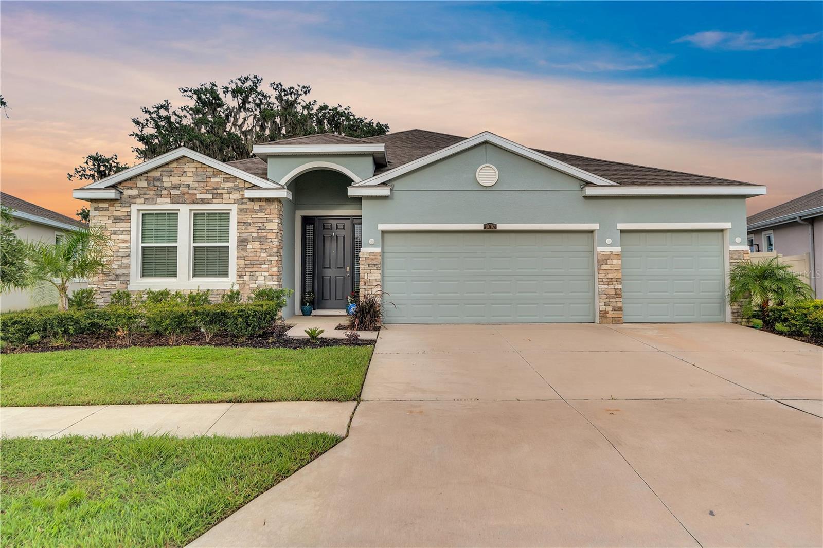 10702 Laxer Cay Loop Property Photo 1