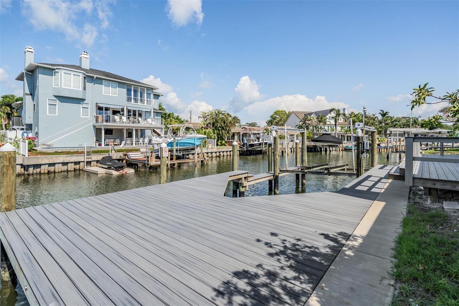 2127 Lagoon Dr Property Photo 25