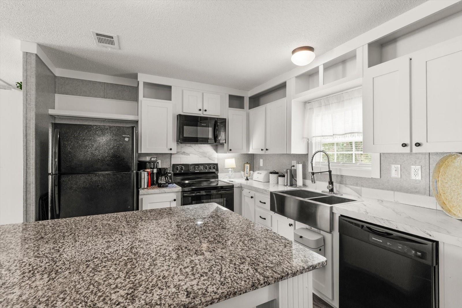 6544 W Mae Property Photo 8