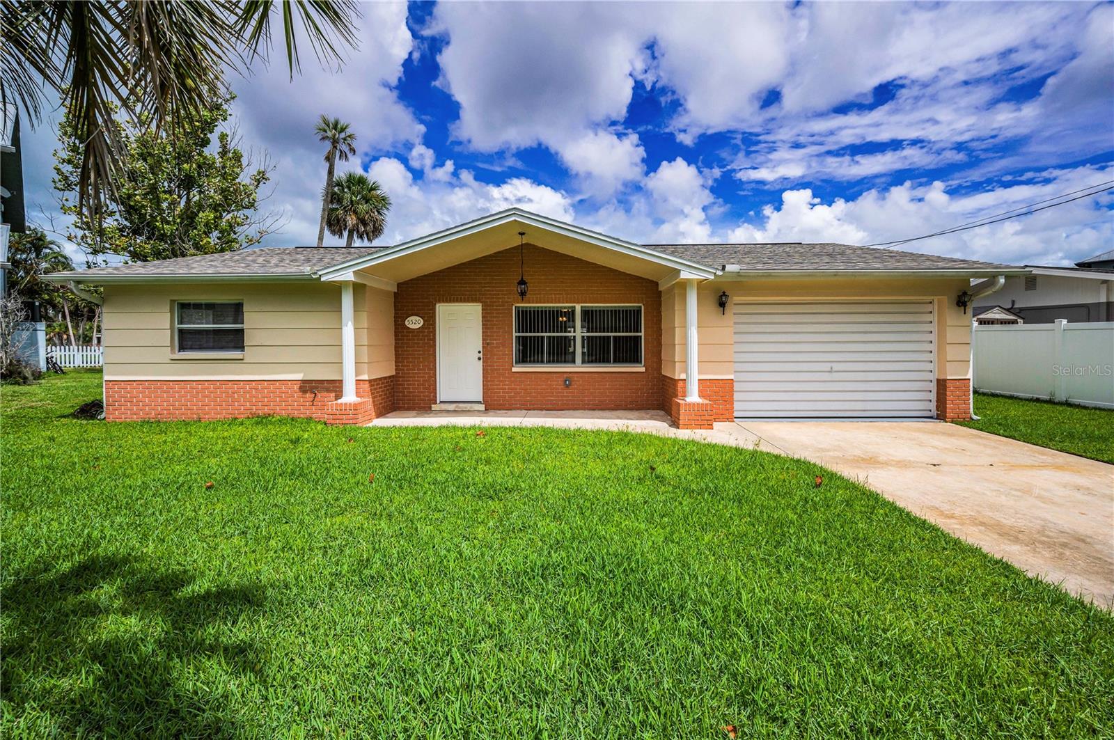 5520 TROPIC DR Property Photo 1