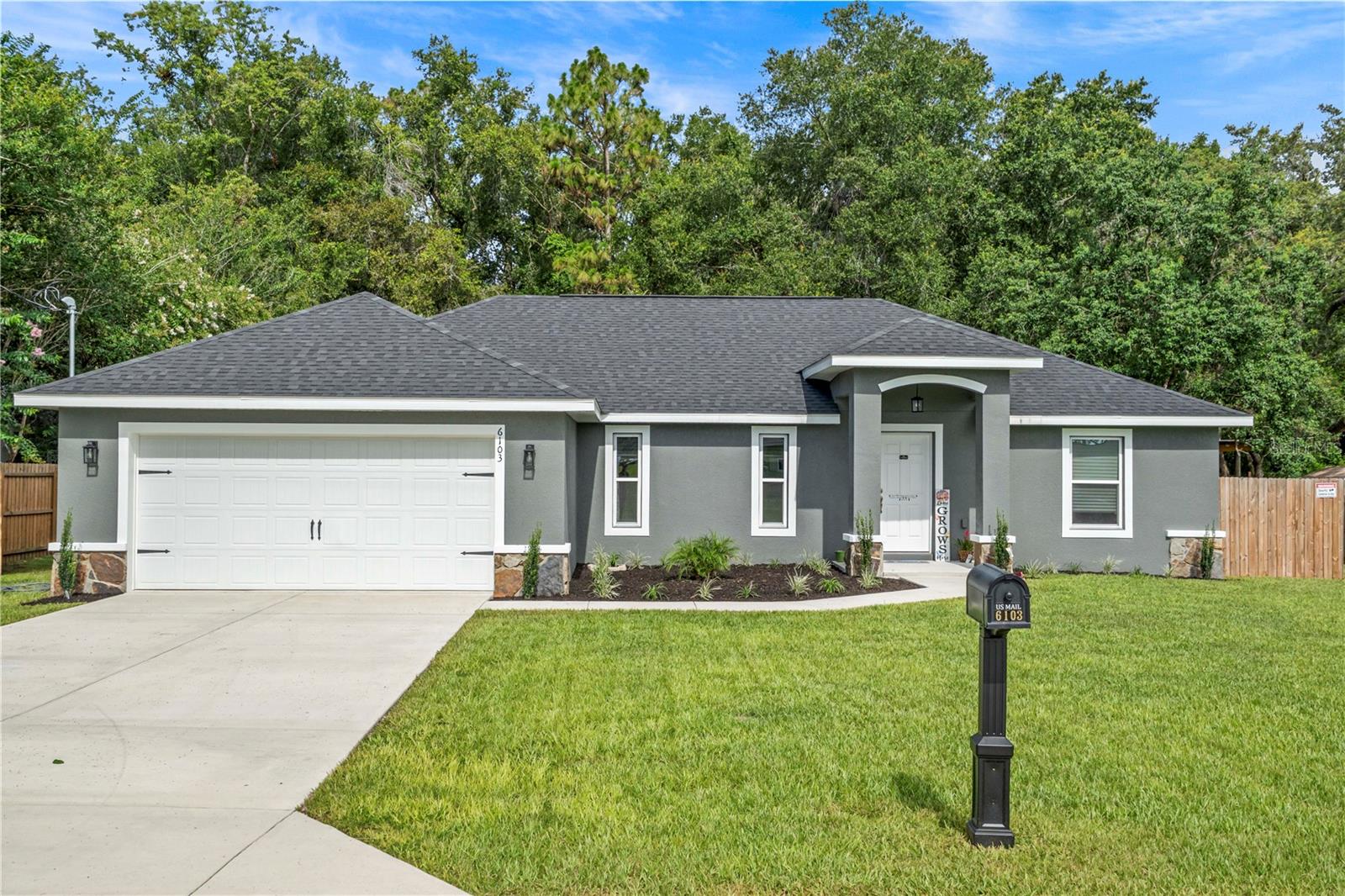 6103 Fairway Dr Property Photo 1