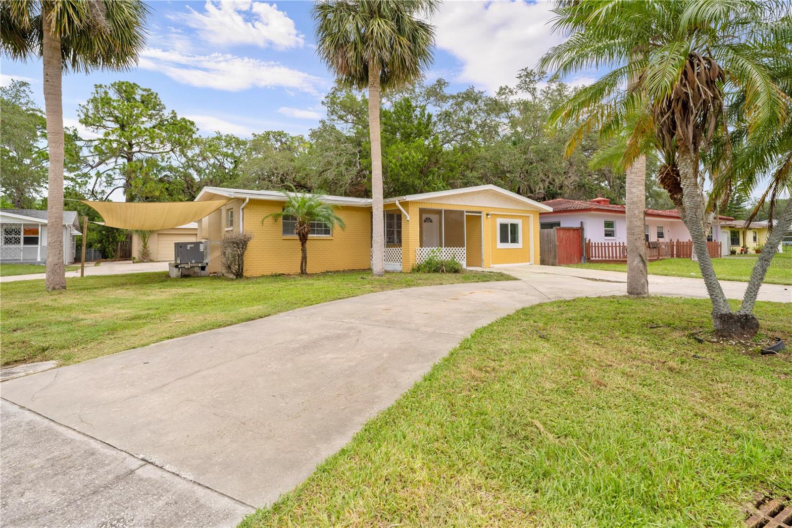 4923 AVERY RD Property Photo 1