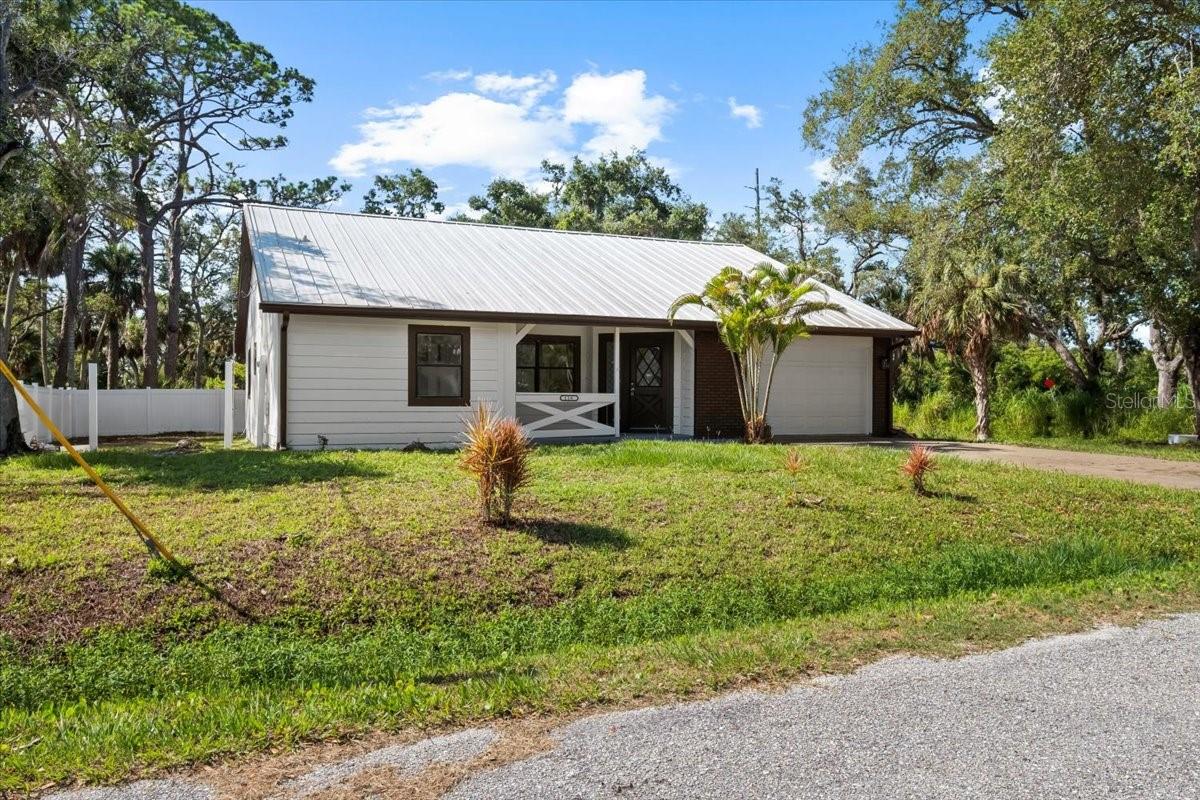 116 Hermes Rd Property Photo 2