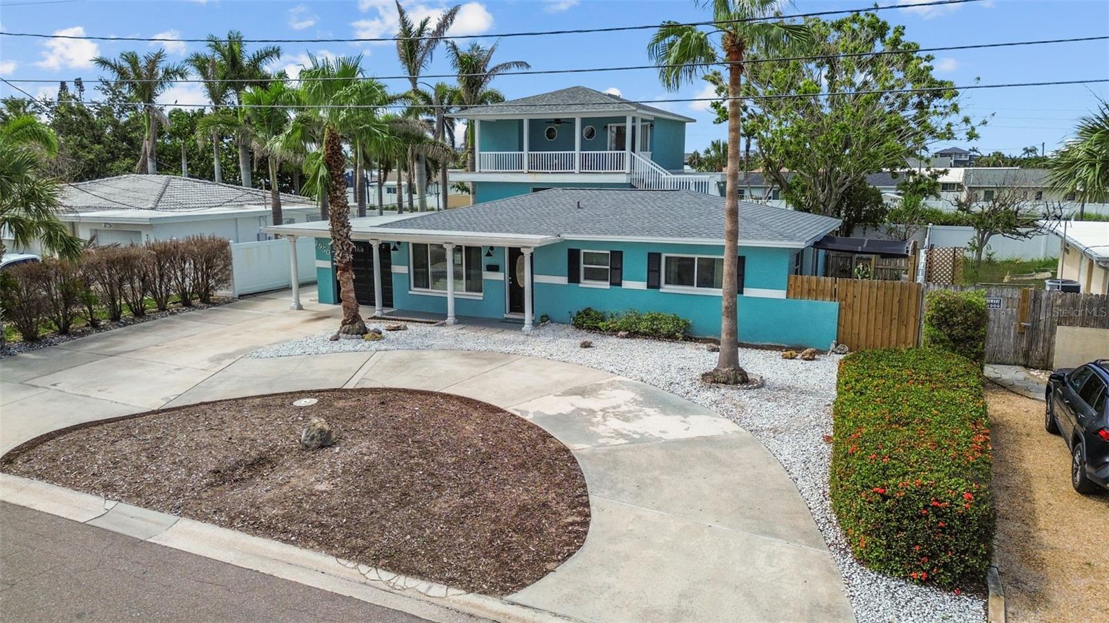 7950 Causeway Blvd N Property Photo 1