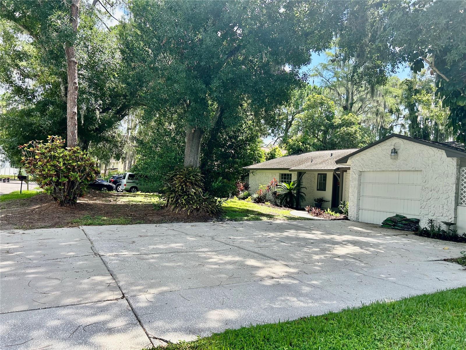 17017 Paula Ln Property Photo 3