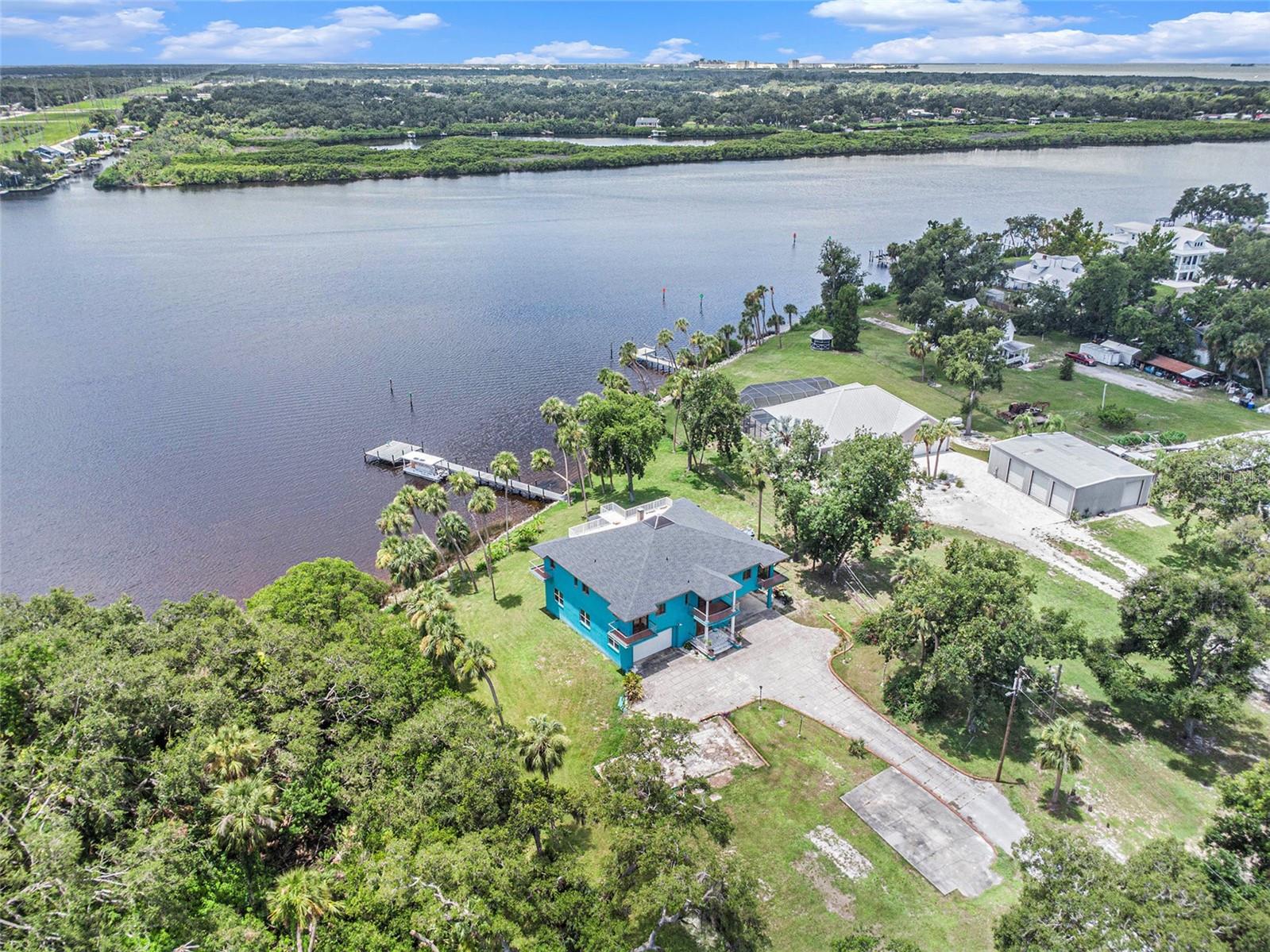 7715 Riverview Dr Property Photo 4