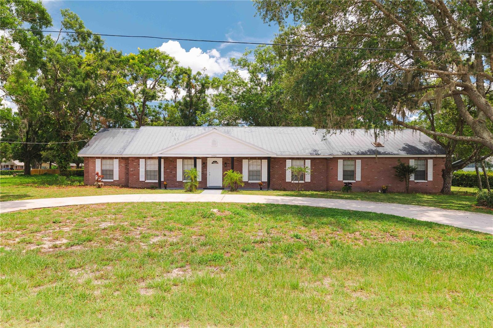 1002 Friendship Ln Property Photo 1