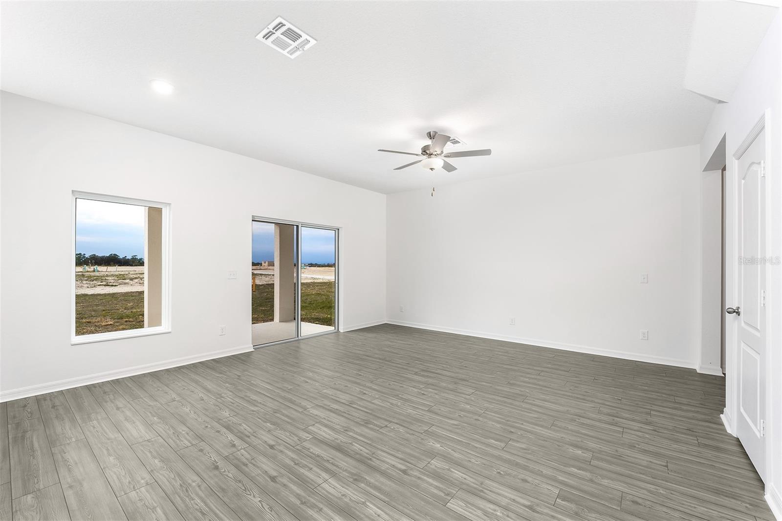 3712 Bergamot St Property Photo 3