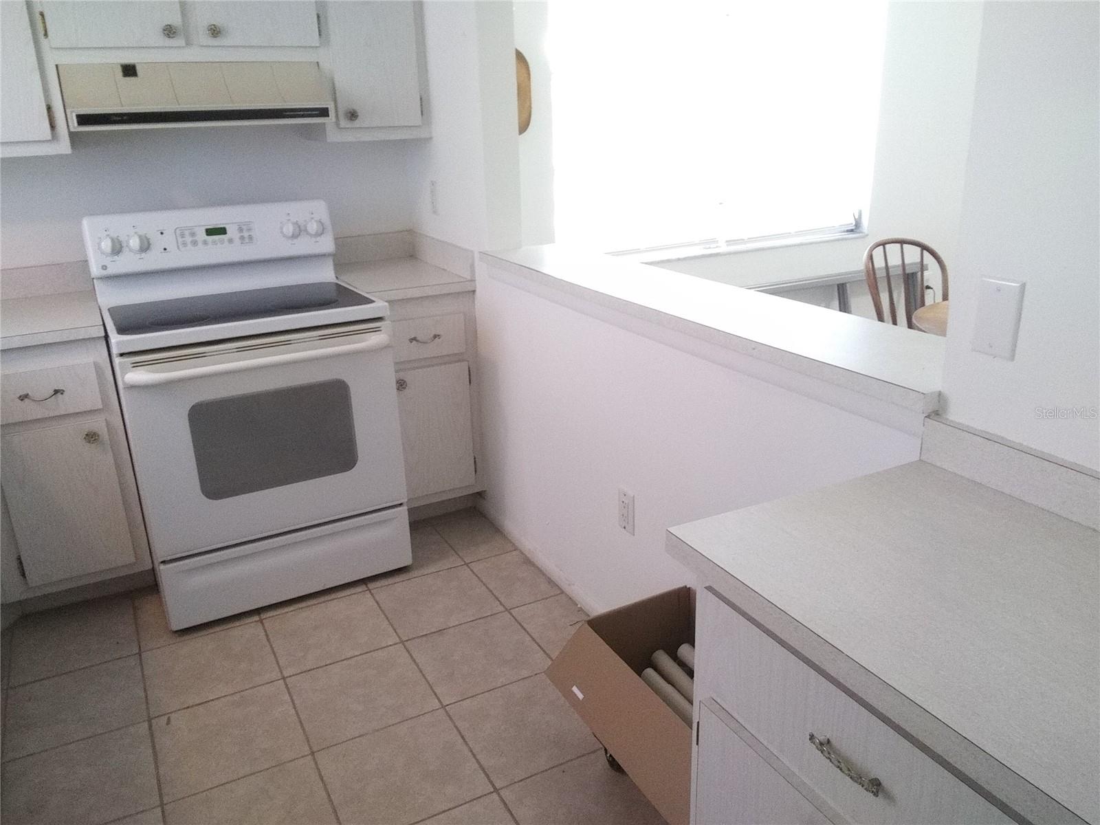 390 301 Blvd W #8d Property Photo 10