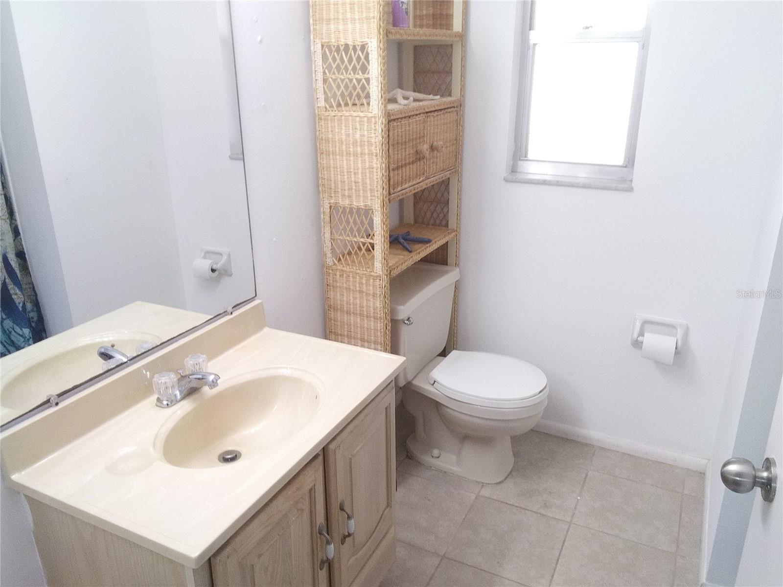 390 301 Blvd W #8d Property Photo 11