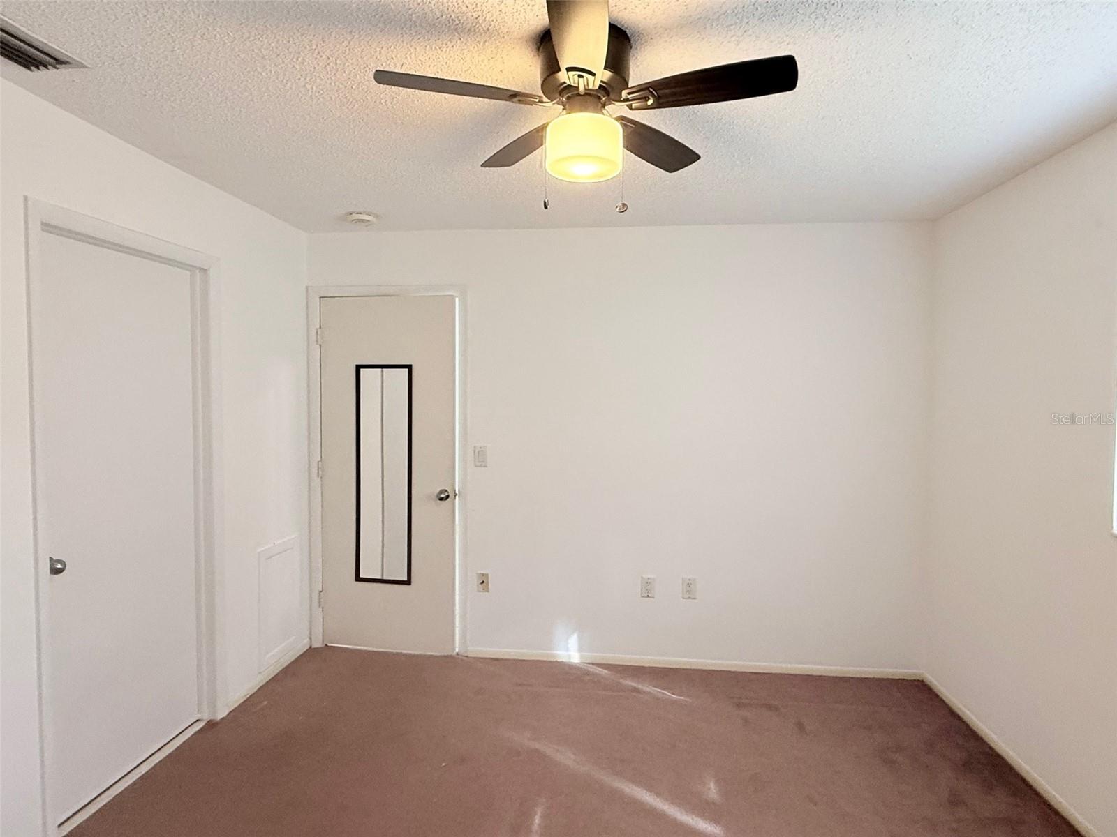 390 301 Blvd W #8d Property Photo 13