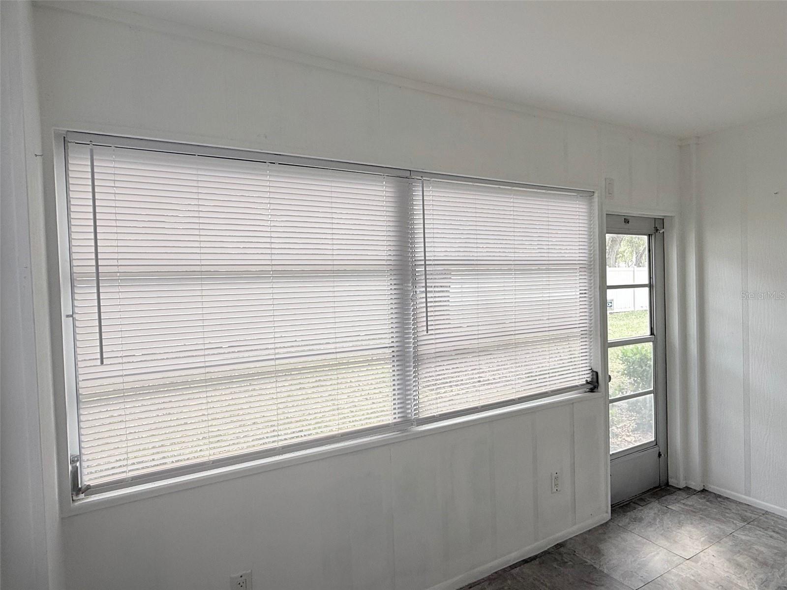 390 301 Blvd W #8d Property Photo 20