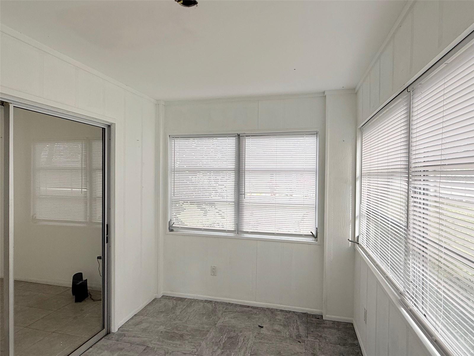 390 301 Blvd W #8d Property Photo 21