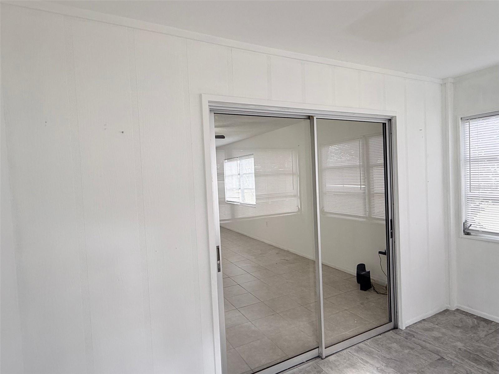 390 301 Blvd W #8d Property Photo 22