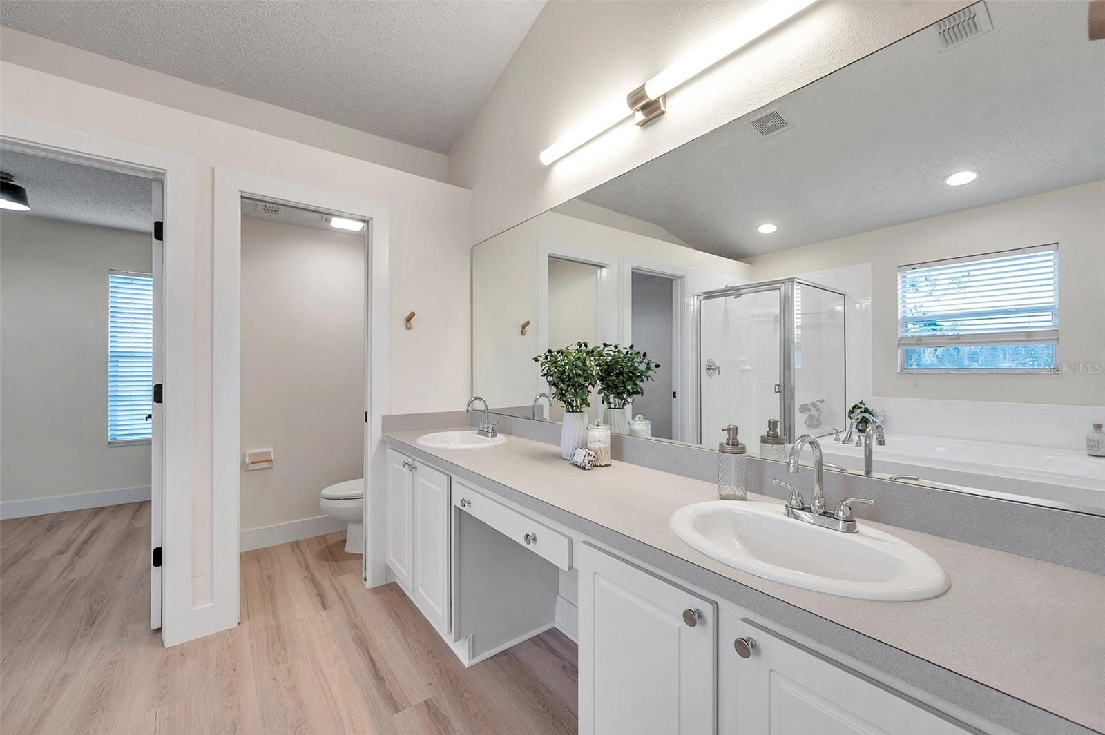 2325 Indian Key Dr Property Photo 29