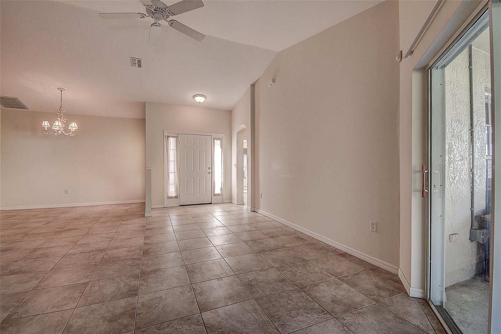 29417 Caddyshack Ln Property Photo 5