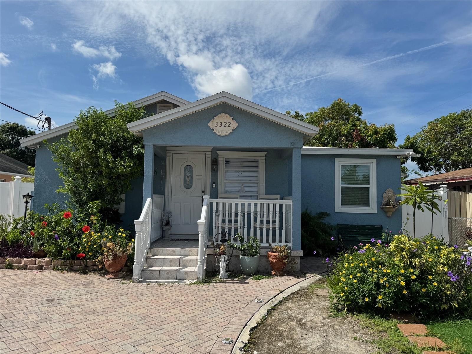 3322 W Saint Joseph St Property Photo 3