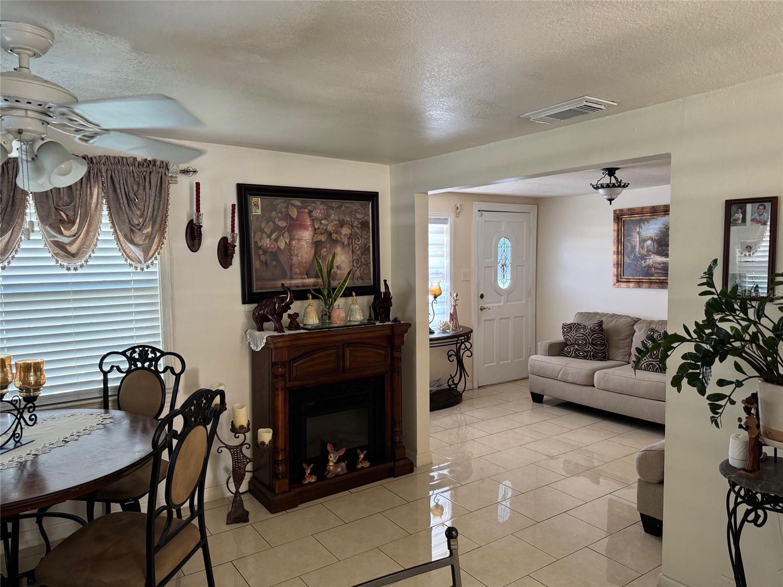 3322 W Saint Joseph St Property Photo 7