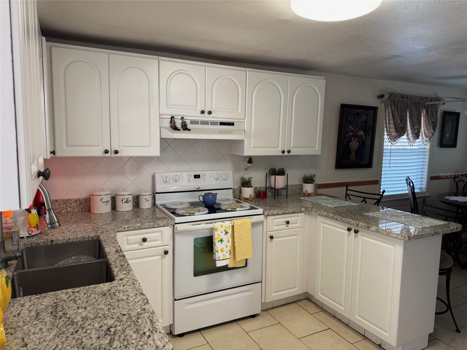 3322 W Saint Joseph St Property Photo 18