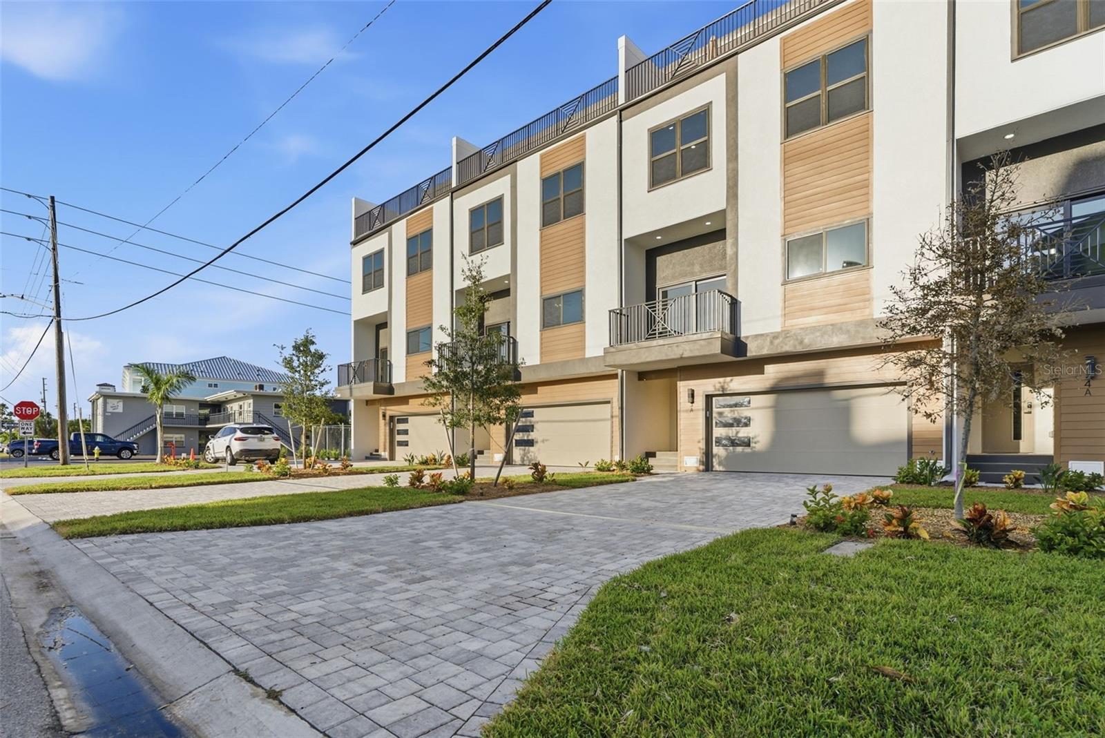 11605 1st St E #a2 Property Photo 4