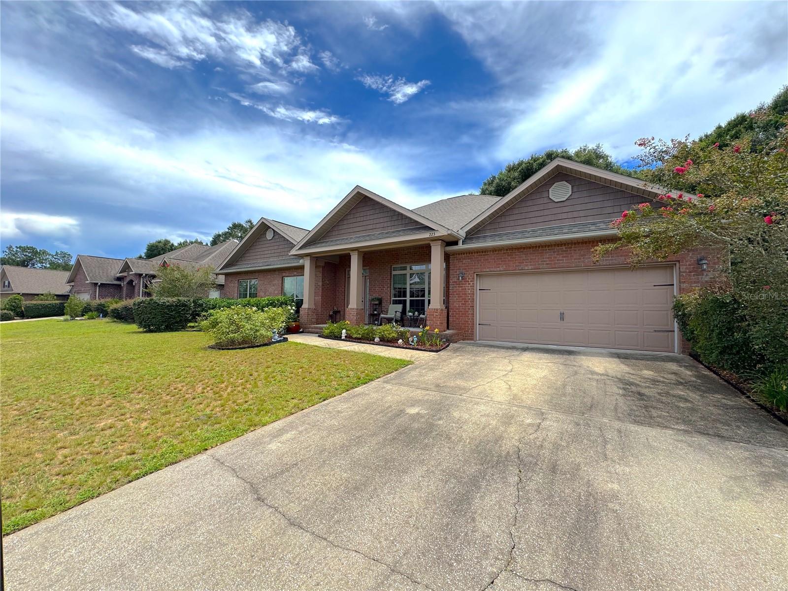 223 Paradise Palm Cir Property Photo 1