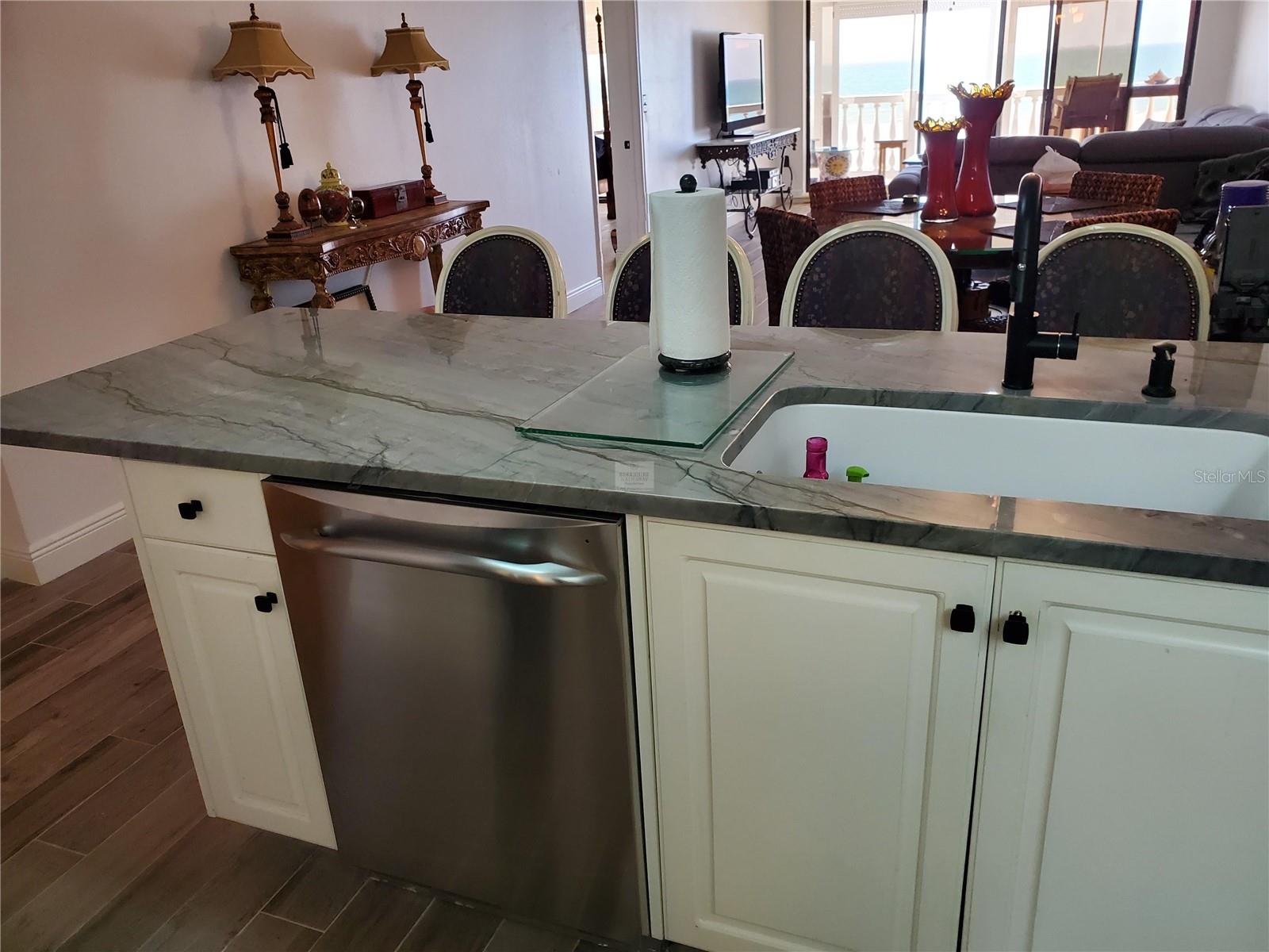 6650 Sunset Way #220 Property Photo 14