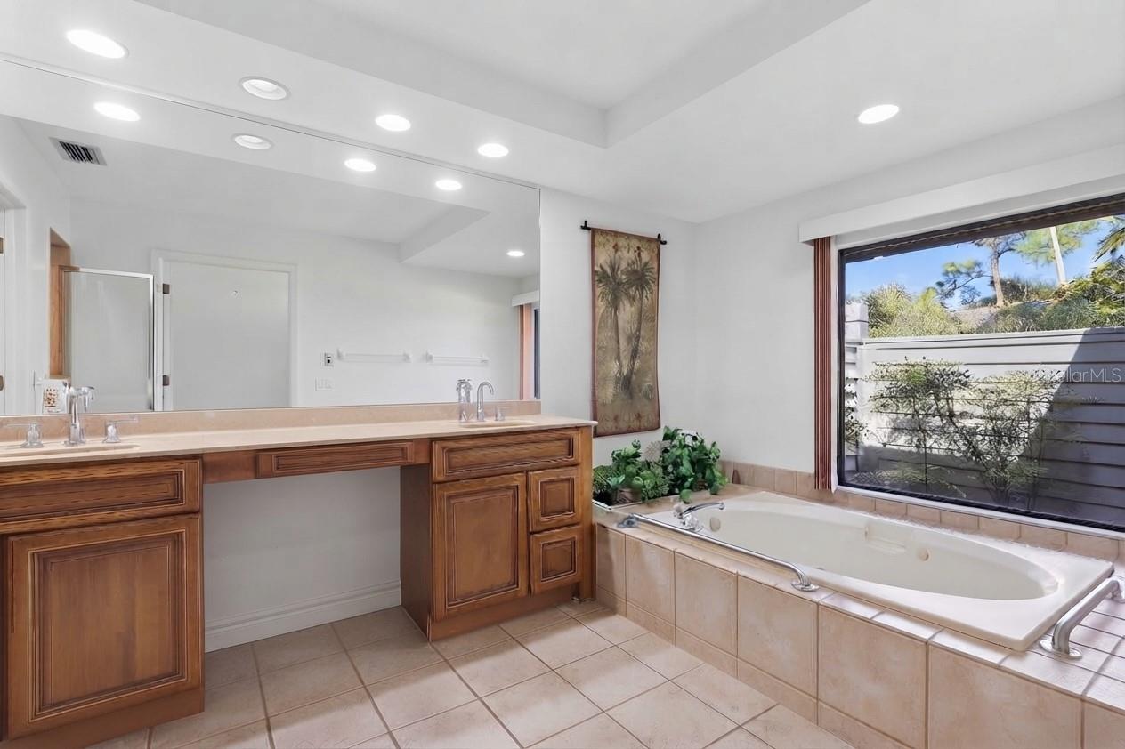 5355 Cobblestone Ct Property Photo 24