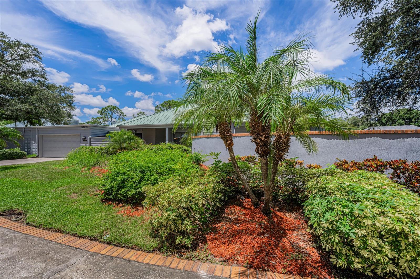10479 Longwood Dr Property Photo 4