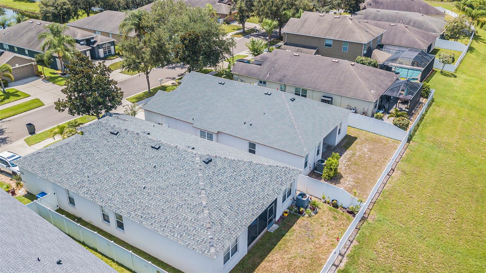 11345 Flora Springs Dr Property Photo 4