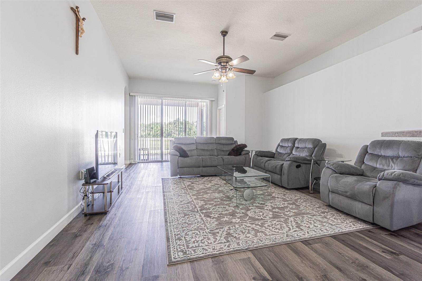 11345 Flora Springs Dr Property Photo 14