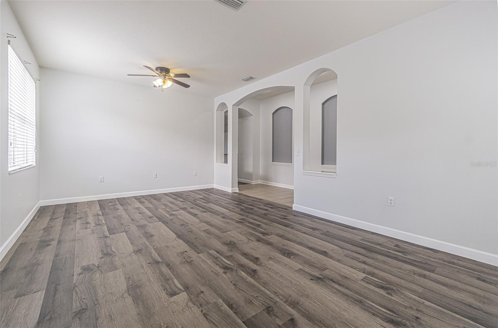 11345 Flora Springs Dr Property Photo 35