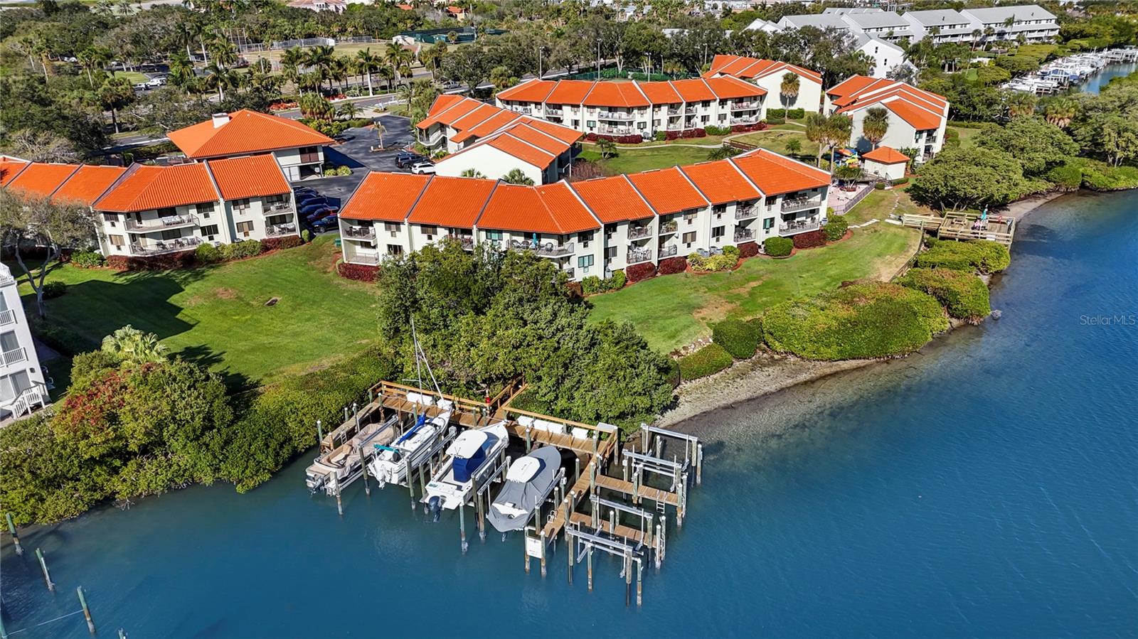 1515 PINELLAS BAYWAY S #7 Property Photo 1