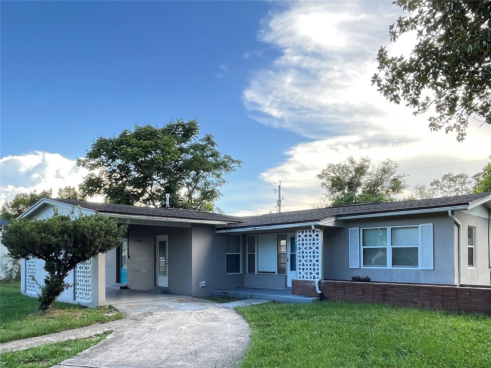 1086 WHITEWOOD DR