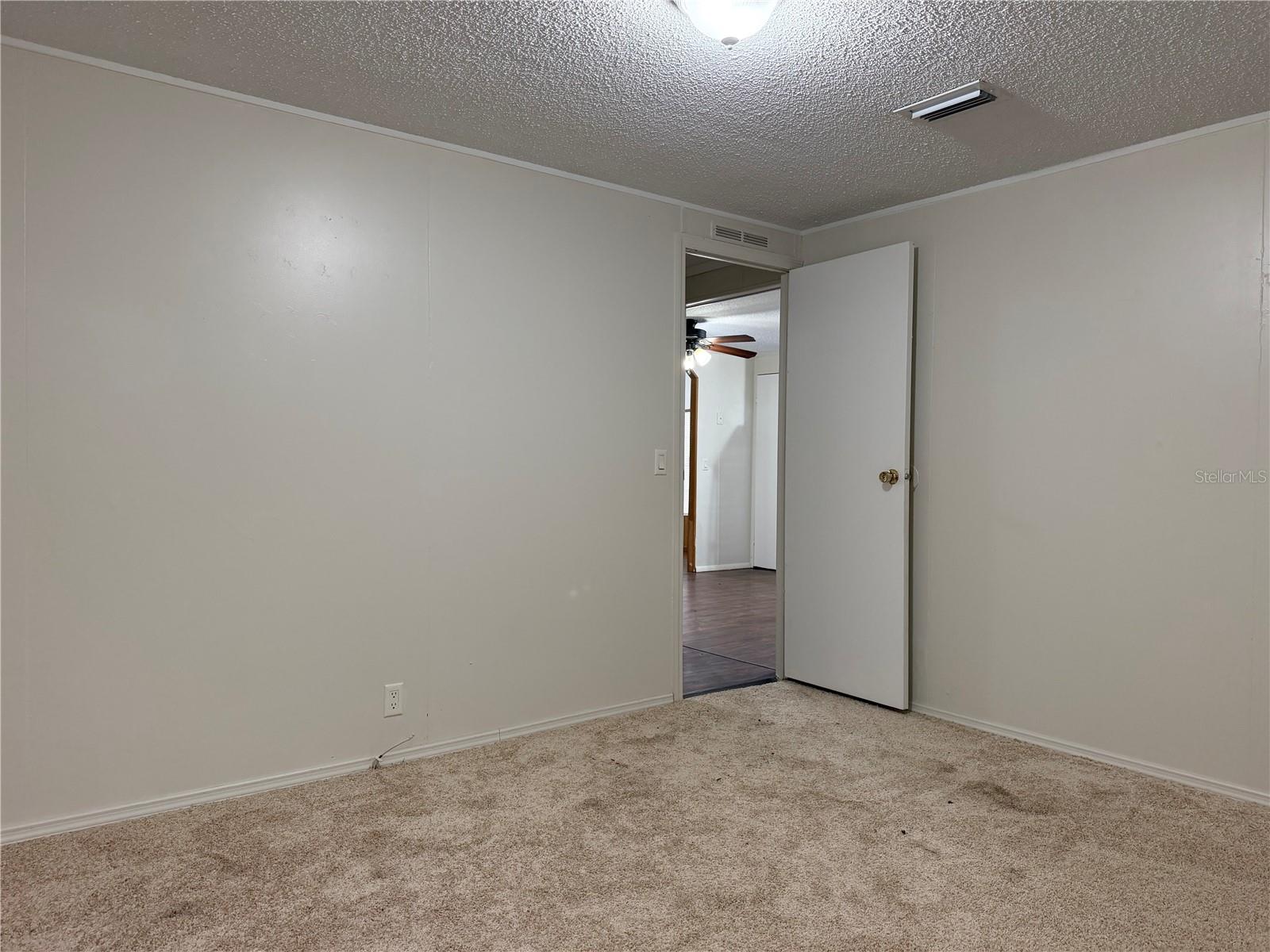 5701 Se 33rd Ct Property Photo 16