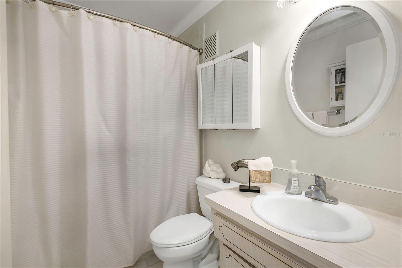 2001 Greenbriar Blvd #17 Property Photo 12