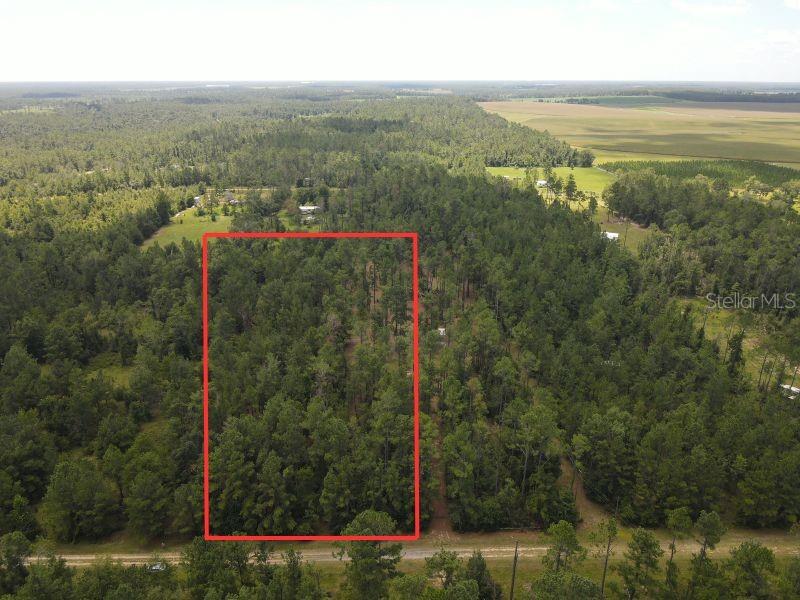 Ne Dixon Ct Property Photo 1