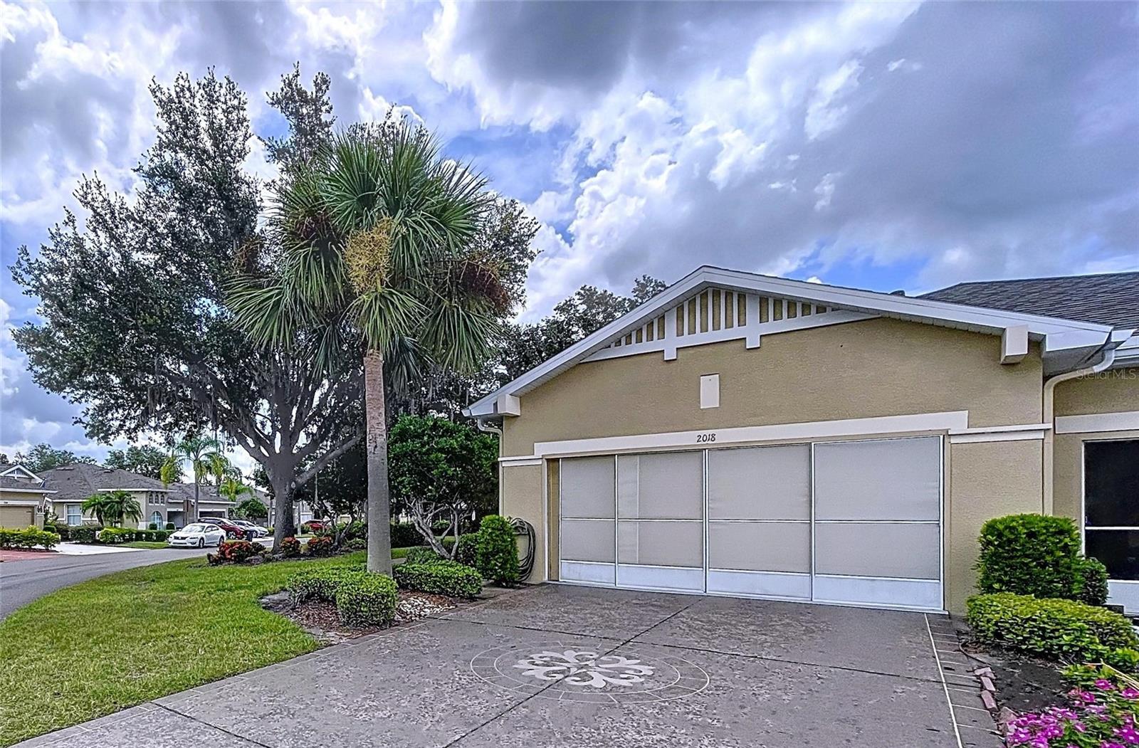 2018 Inverness Greens Dr #2018 Property Photo 2