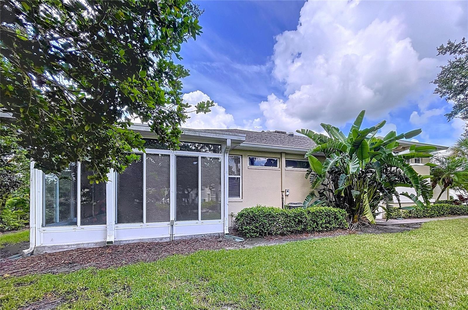 2018 Inverness Greens Dr #2018 Property Photo 3