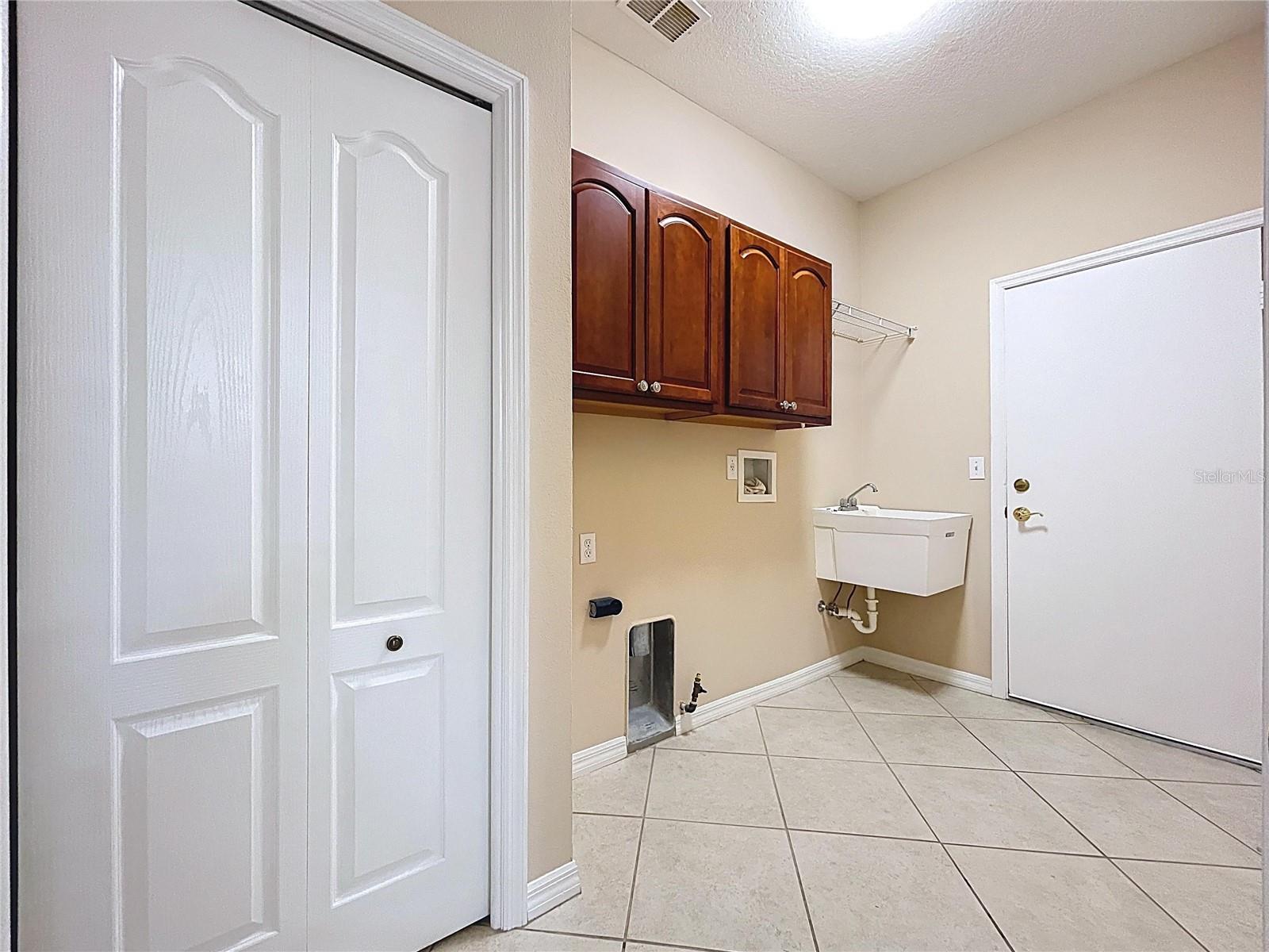 2018 Inverness Greens Dr #2018 Property Photo 39