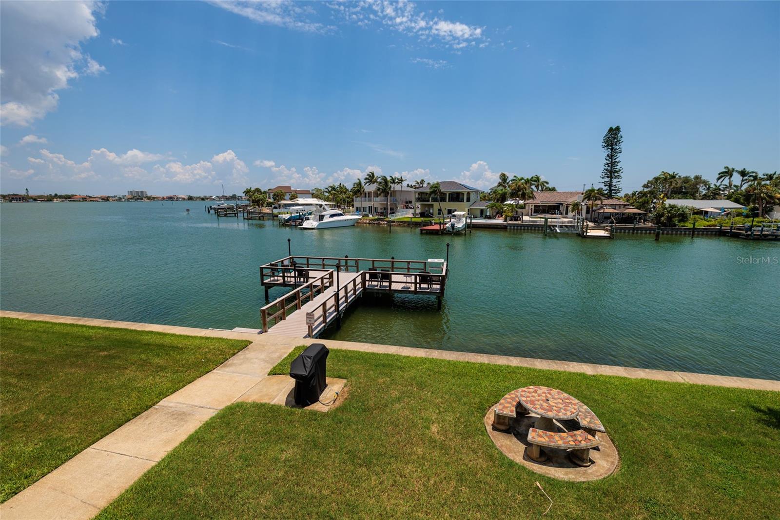 1893 Shore Dr S #209 Property Photo 14