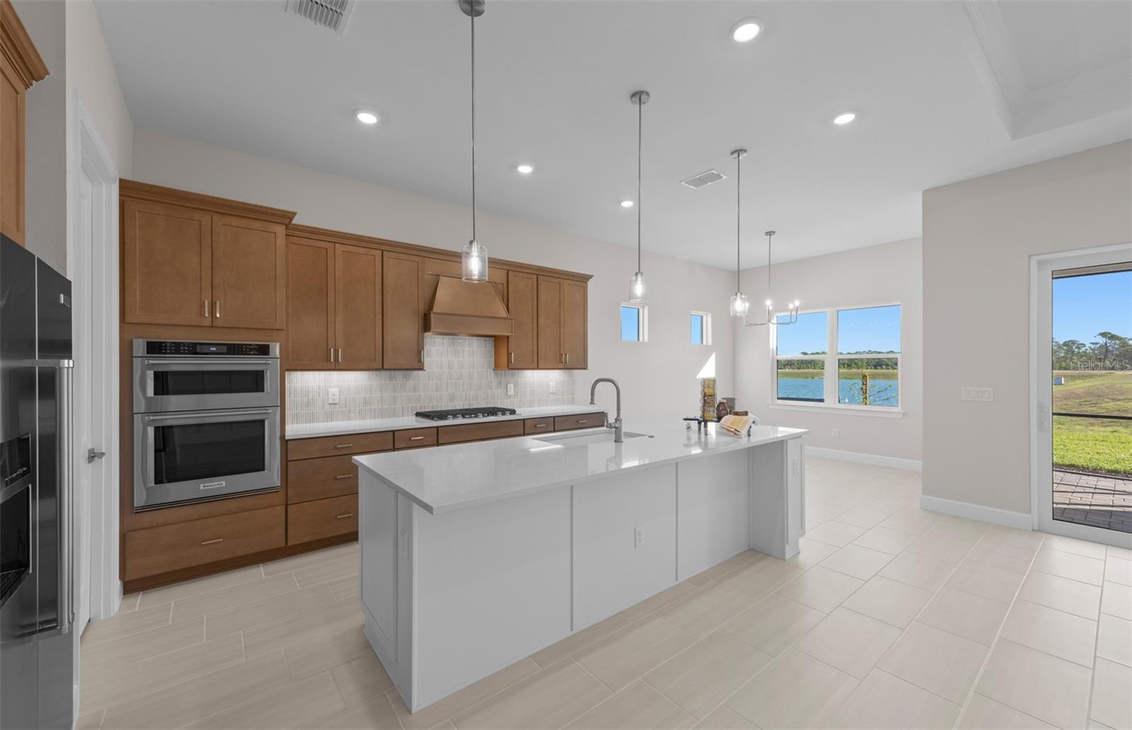 1835 Silver Shores Blvd Property Photo 8