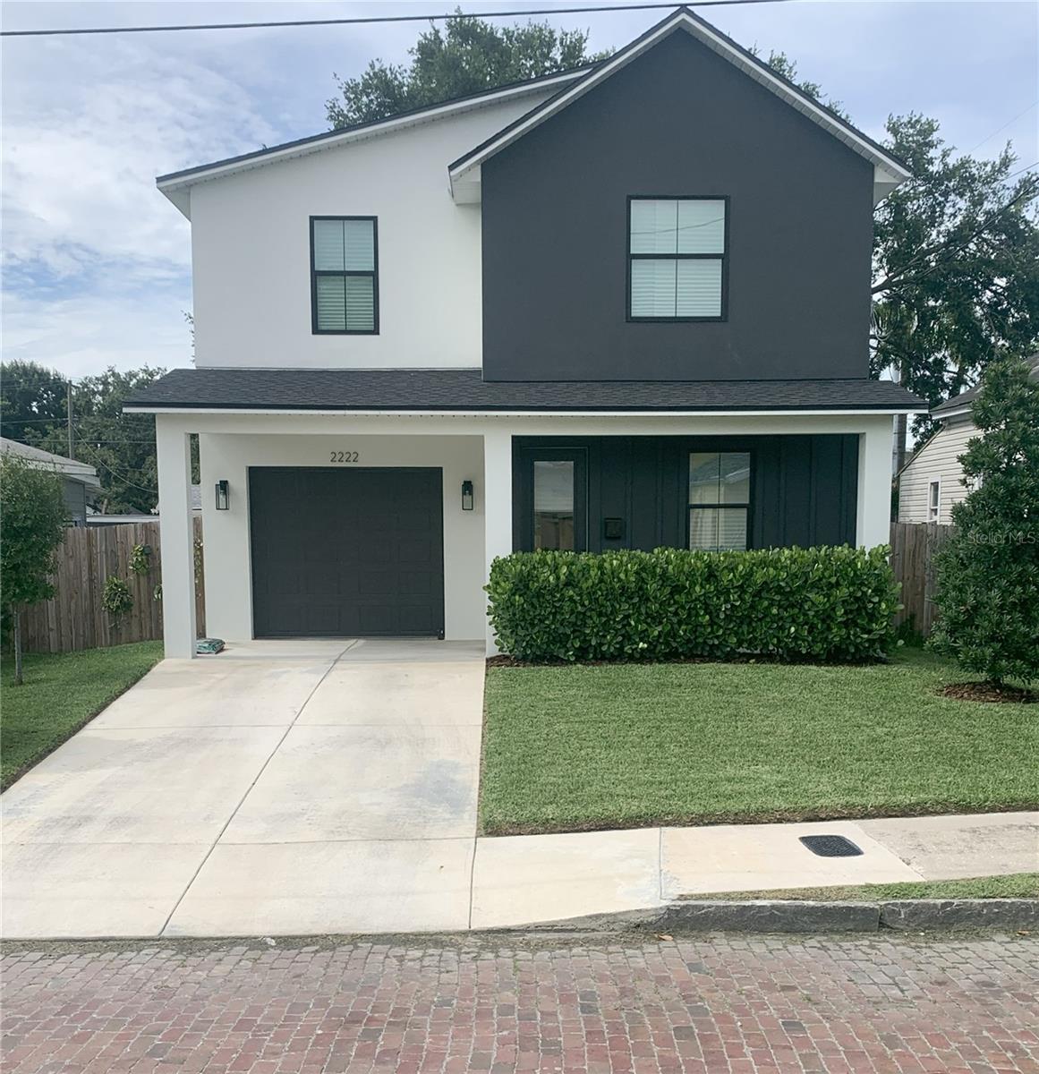 2222 E Clark St Property Photo 1