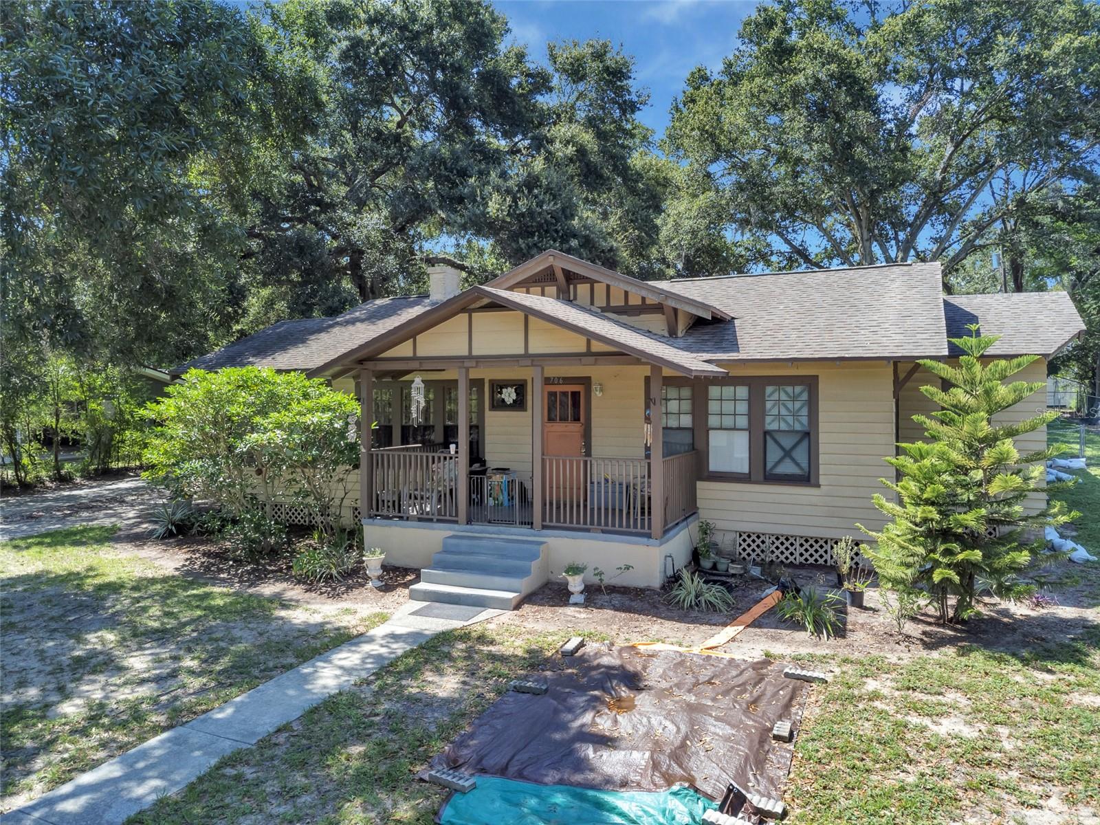 706 Carlton Ave Property Photo 1