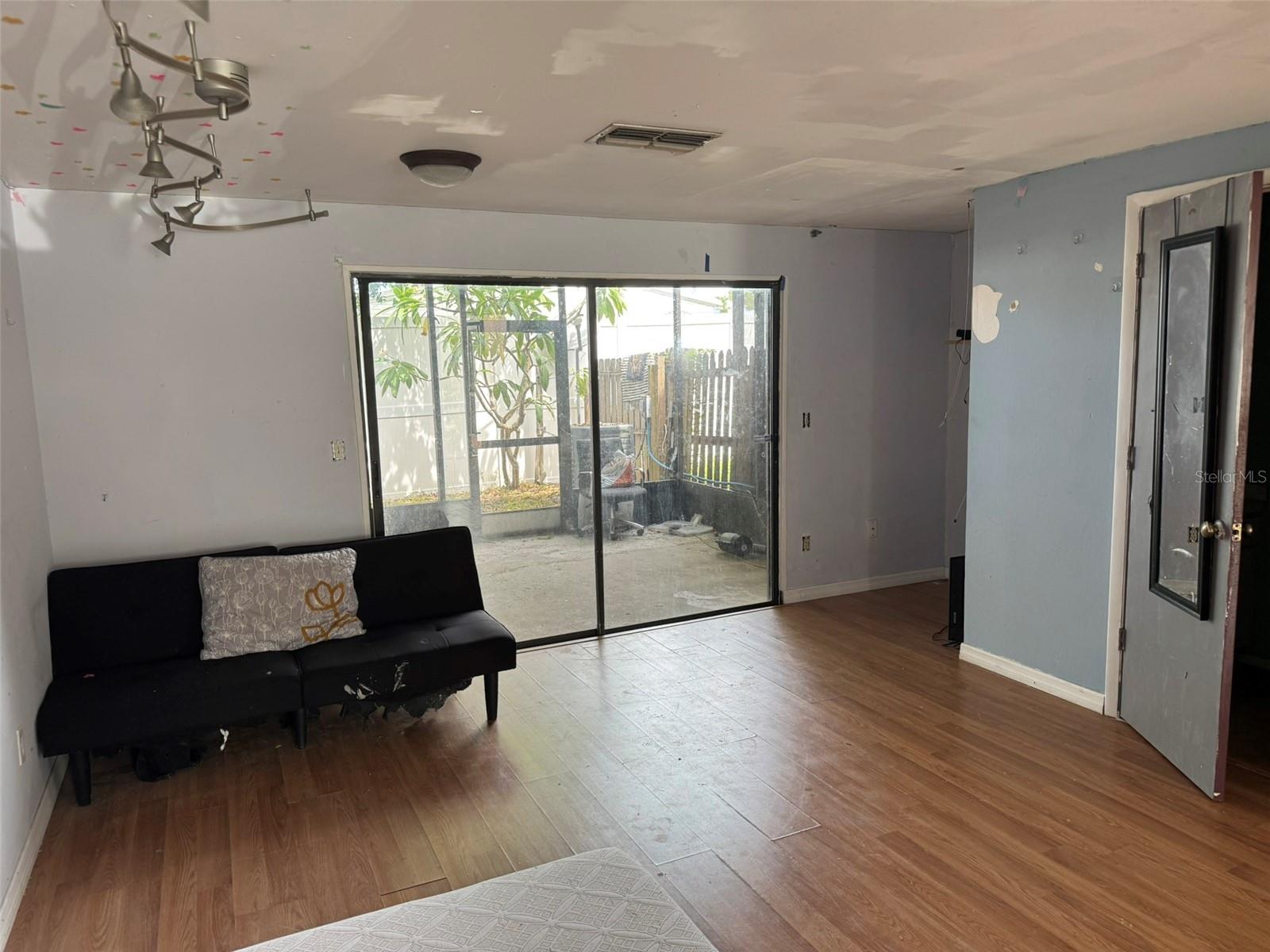2811 S Pines Dr #18 Property Photo 4
