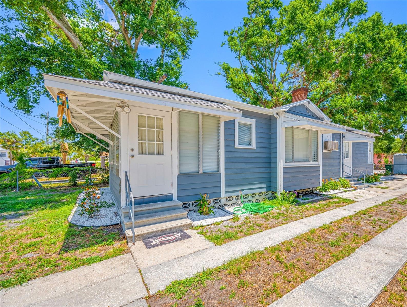 931 15th St W Property Photo 6