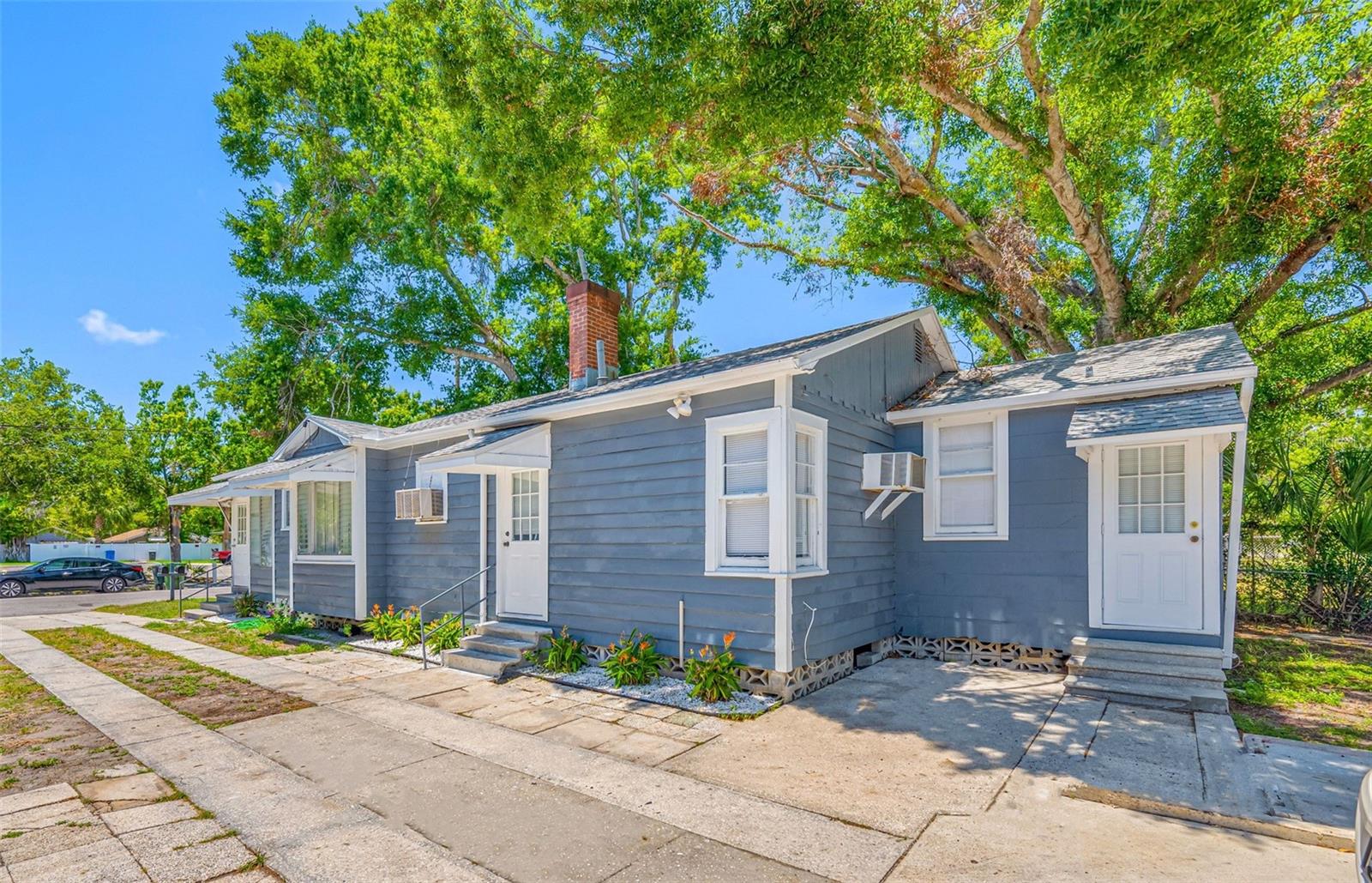 931 15th St W Property Photo 7