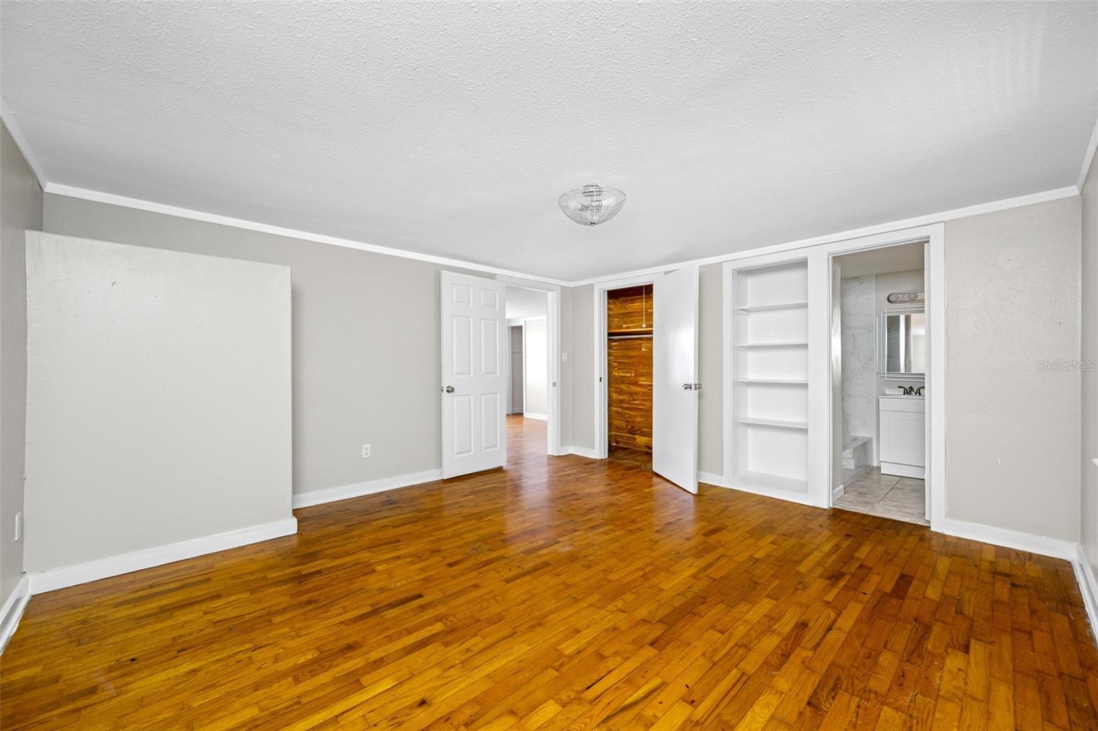 931 15th St W Property Photo 14