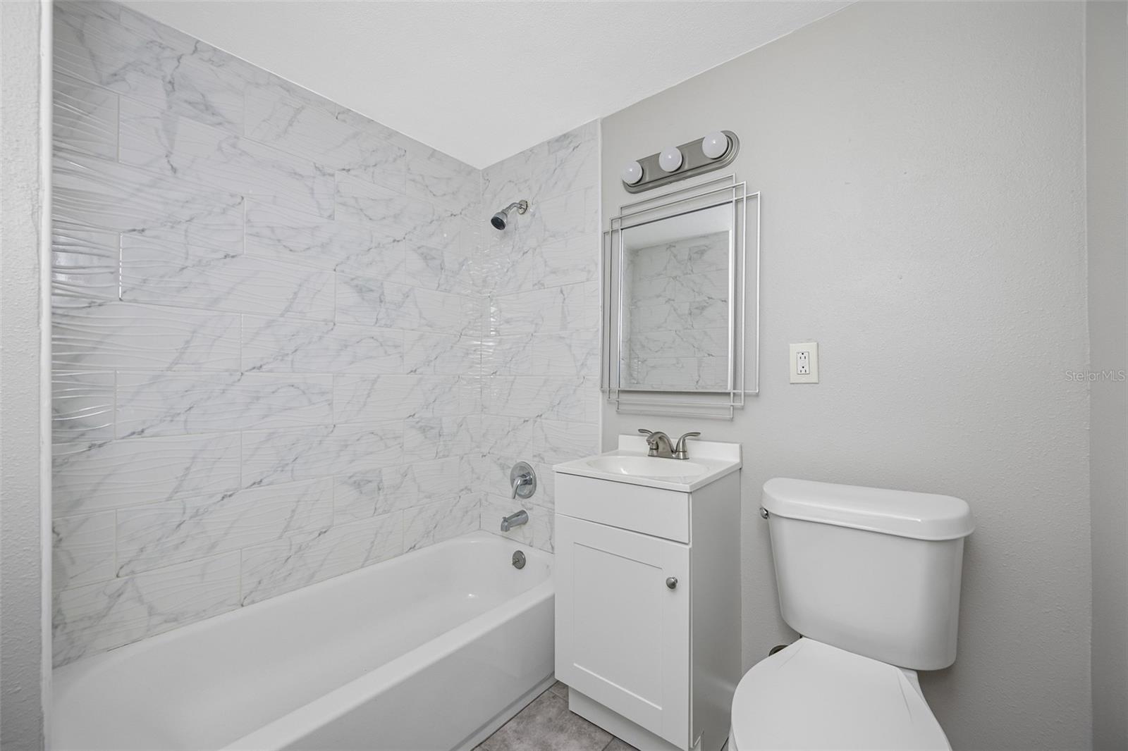 931 15th St W Property Photo 15